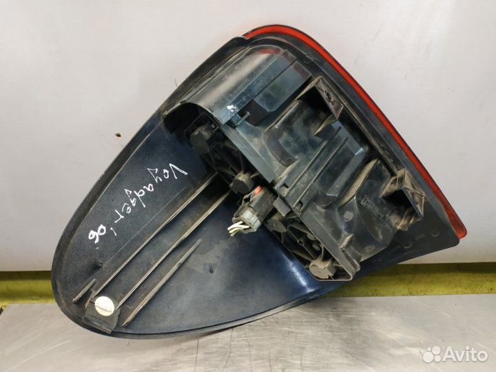 Фонарь задний правый Chrysler Voyager RG