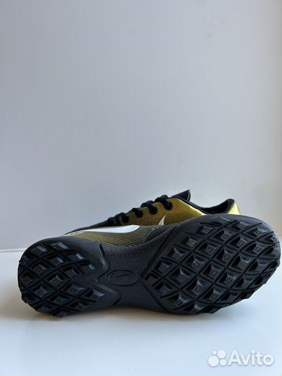 Футбольные детски сороконожки шиповки Nike