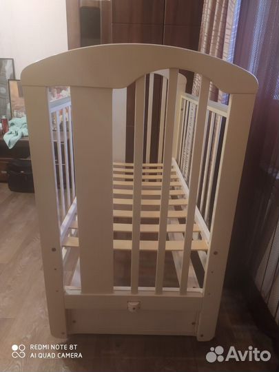 Кроватка из натурального дерева