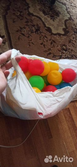 Сухой бассейн с шариками