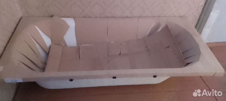 Смеситель, водонагреватель и ванна