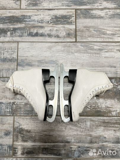 Коньки фигурные 36 Tempish dream