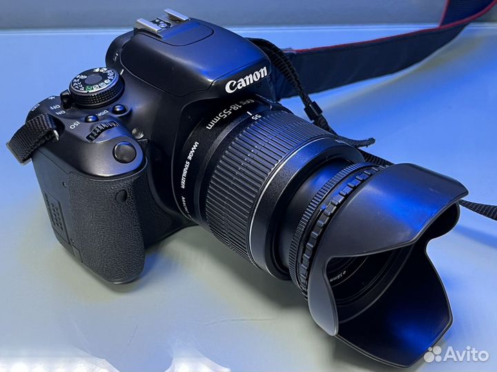 Зеркальный фотоаппарат Canon EOS 600D Kit 18-55mm