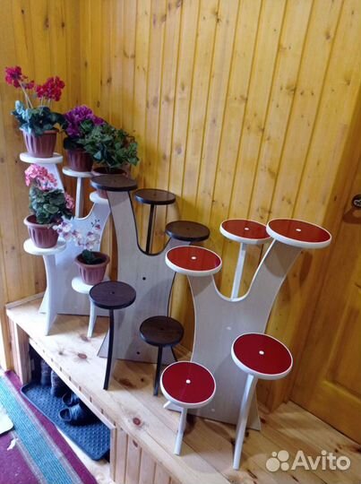 Напольная подставка для цветов