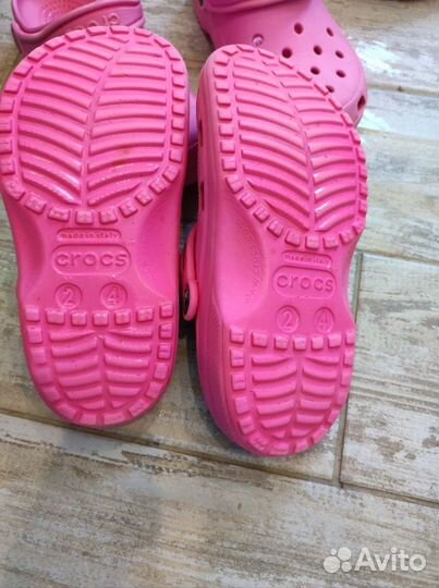 Crocs. J1. J2. J3