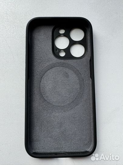 Силиконовый плотный чехол для iPhone 15 pro