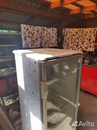 Холодильник Бирюса 310 витрина