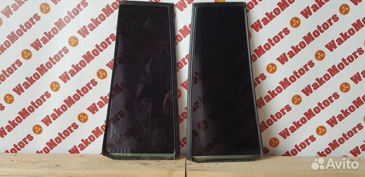 Форточка правая 6812460160 Toyota Land Cruiser 100