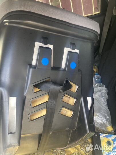 Детское удерживающее устройство(кресло)