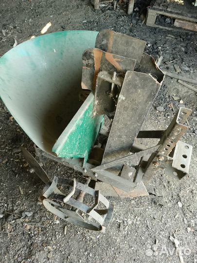 Картофелесажалка для мотоблока