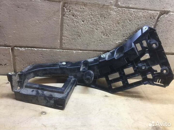 Кронштейн бампера задний правый Porsche Macan