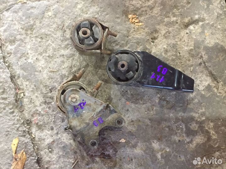 Подушка двигателя mazda 121