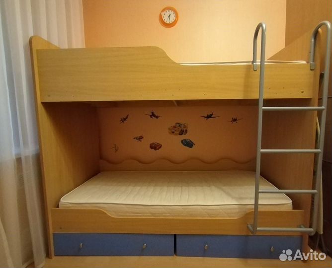 Двухъярусная кровать классическая