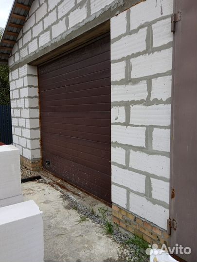 Секционные ворота б/у