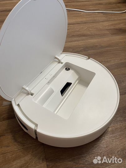 Робот пылесос Xiaomi Mi Robot Vacuum Mop Essential