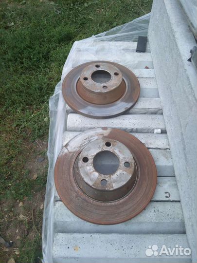Тормозные оригинал диски Ауди 80 б4