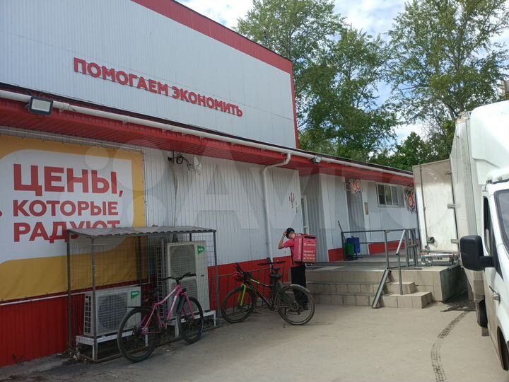 Здание, 1400 м²