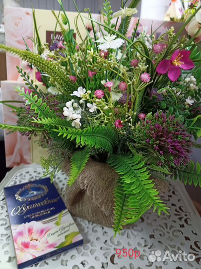 Создаю композиции из искусственных цветов