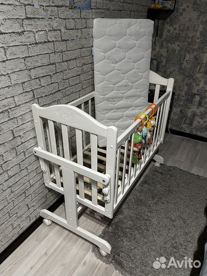 Кровать (колыбель) 