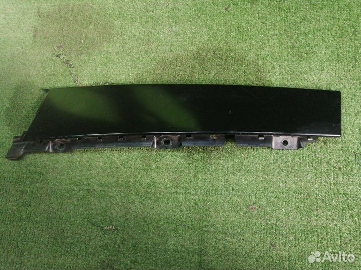 Накладка (кузов наружные) передняя правая Ford