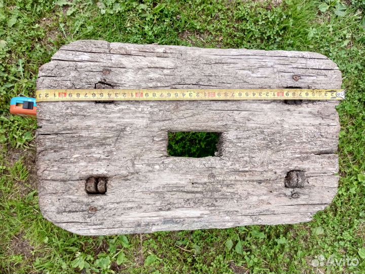 Оригинальная старая скамеечка для дойки коров