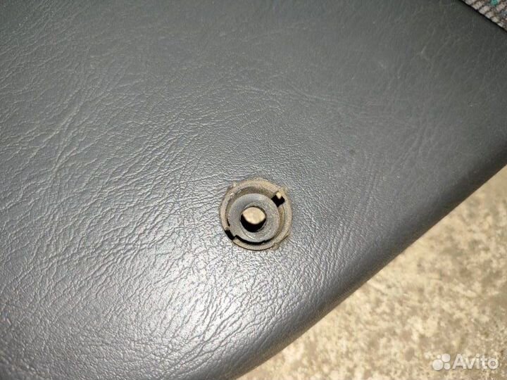 Накладка двери передняя правая Toyota Carina E