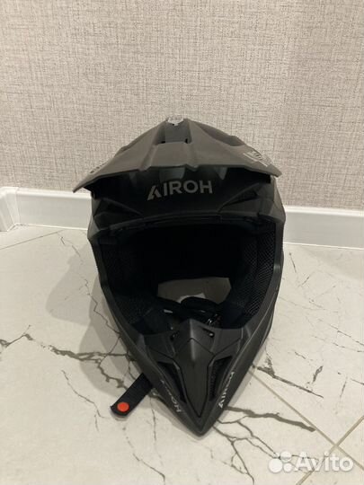 Airoh wraaap v24