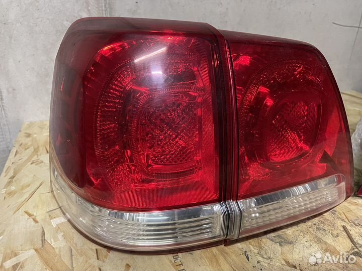 Фонари Toyota land cruiser 200