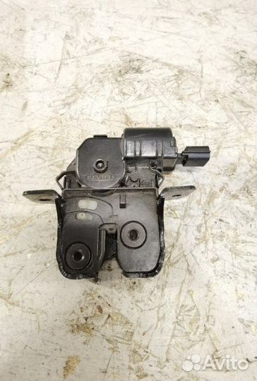 Замок багажника задний Renault Kaptur