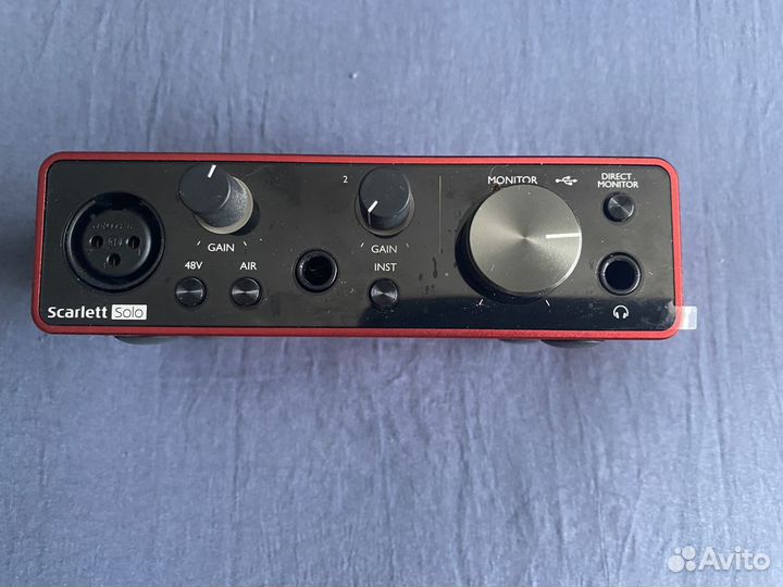 Внешняя звуковая карта Focusrite Scarlett Solo