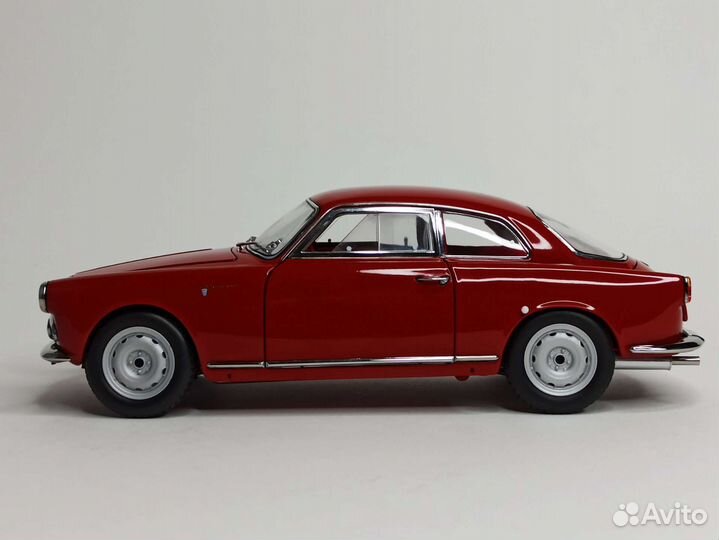 Alfa Romeo Giulietta Sprint 1:18 Kyosho