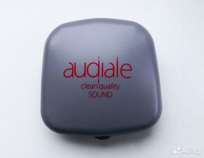 Футляры для портативных наушников