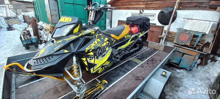 BRP Sko-doo summit x800r
