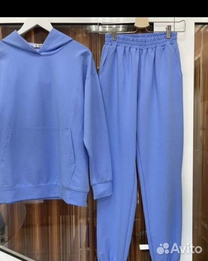 Спортивный костюм женский