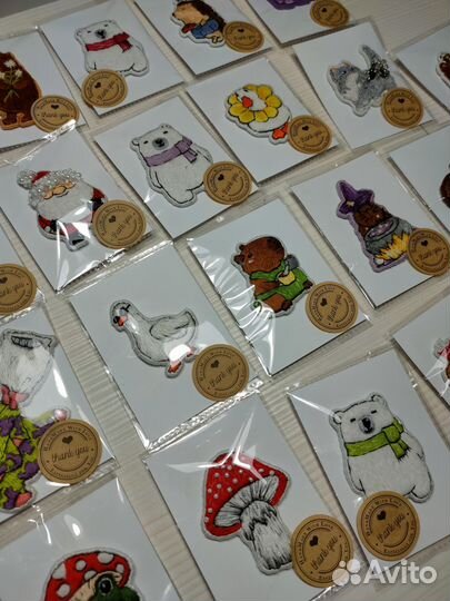 Броши вышитые