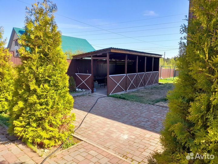 Беседка с бассейном