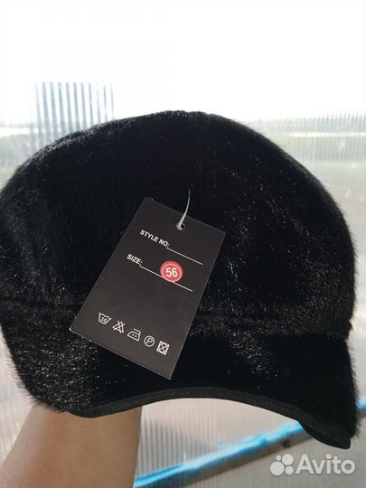 Мужская кожаная кепка с ушками