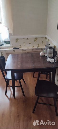 Кухонный стол со стульями деревянные