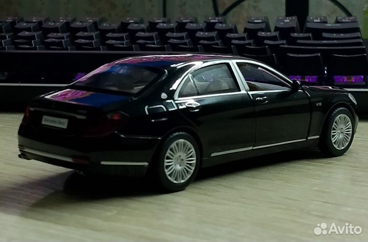 Модель maybach s600 1:32
