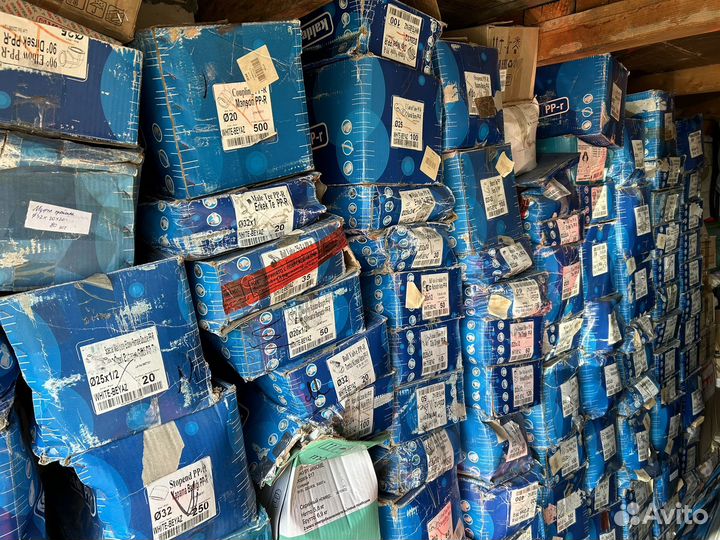 Пластиковые комплектующие для сантехнических нужд