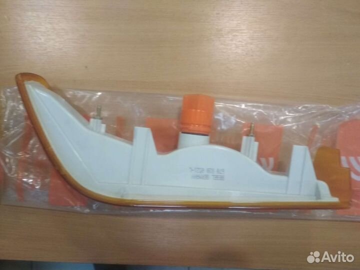 Поворотник Мерседес Vario левый A6708200521