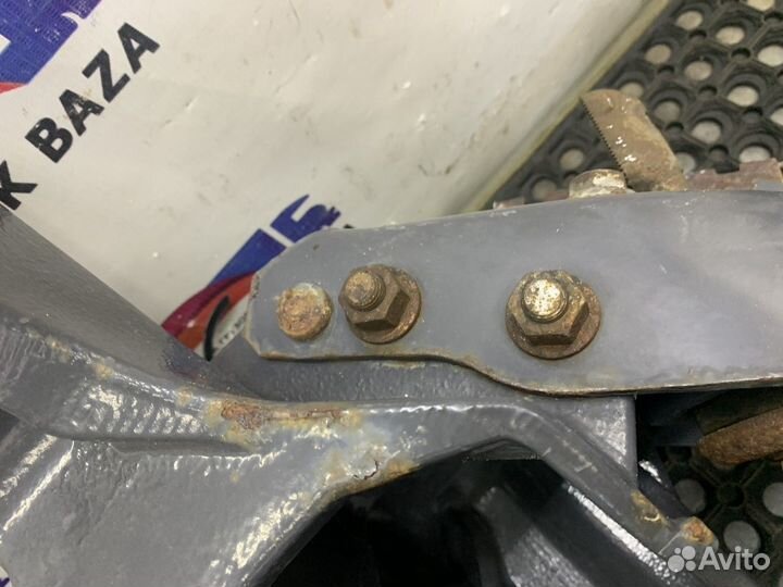 7422120440 Траверса рамы поперечная в сборе