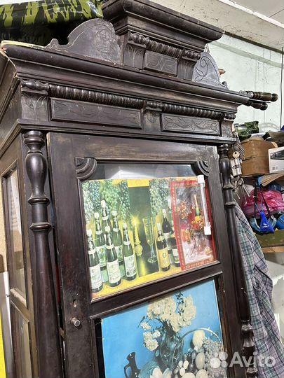 Старинный буфет горка