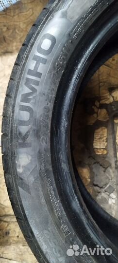 Kumho Ecsta HS52 21.5/50 R17