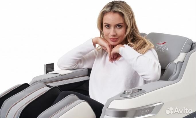Массажное кресло (бело-серое)
