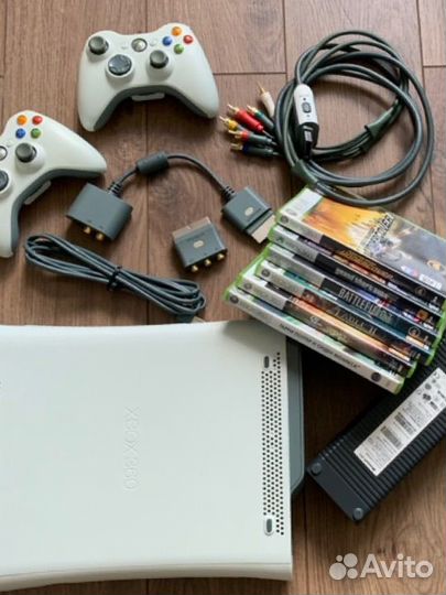 Xbox 360 с 2 джостиками и играми + караоке