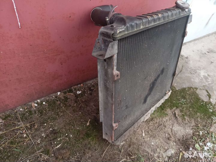 Радиатор охлаждения двигателя джип черокки ll