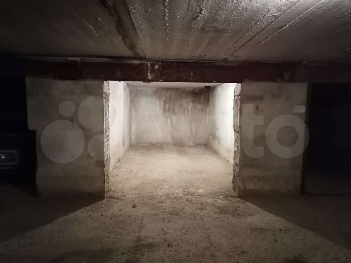 Машиноместо, 18 м²