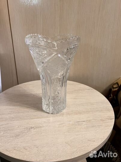 Хрустальная ваза