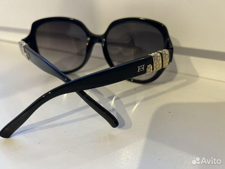 Escada Солнцезащитные очки